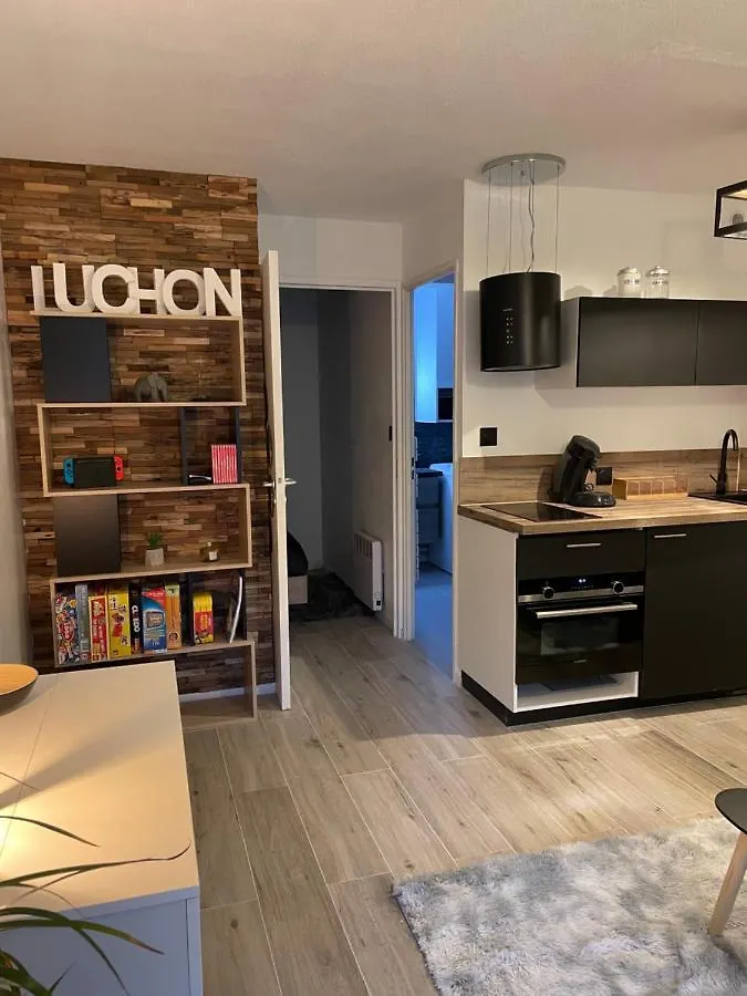 Appartement T2 hypercentre Luchon, jardin et parking privatifs à Saint-Mamet 0*,