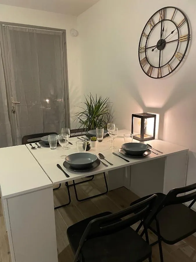Appartement T2 hypercentre Luchon, jardin et parking privatifs à Saint-Mamet