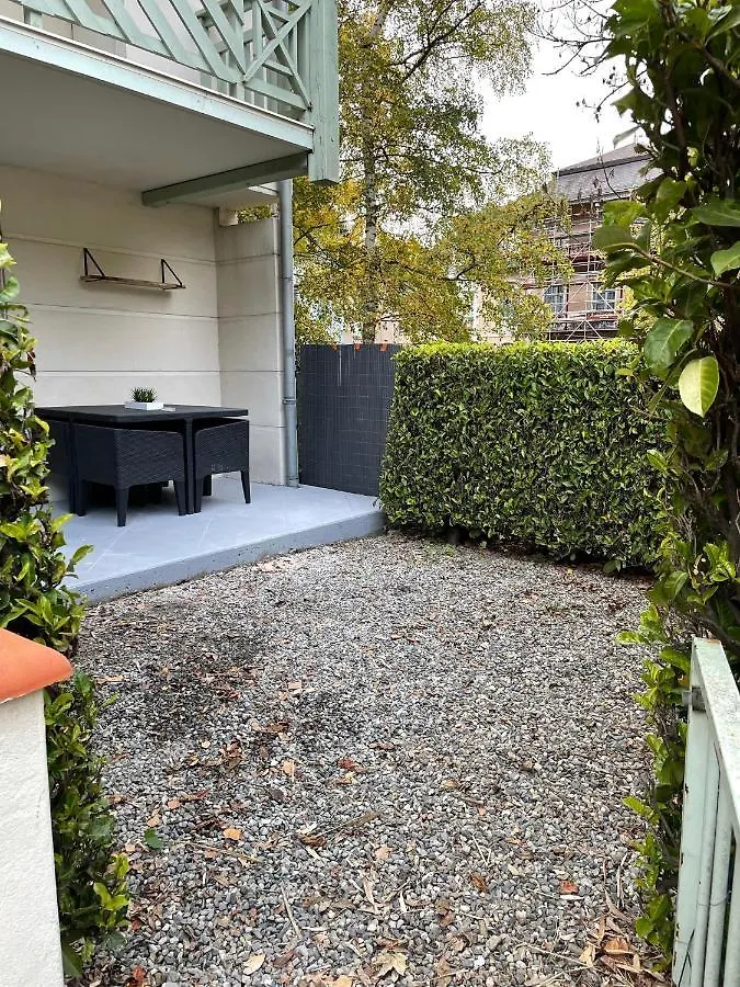 Appartement T2 hypercentre Luchon, jardin et parking privatifs à Saint-Mamet 0*,  France